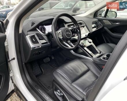Белый Ягуар I-Pace, объемом двигателя 0 л и пробегом 45 тыс. км за 28700 $, фото 24 на Automoto.ua