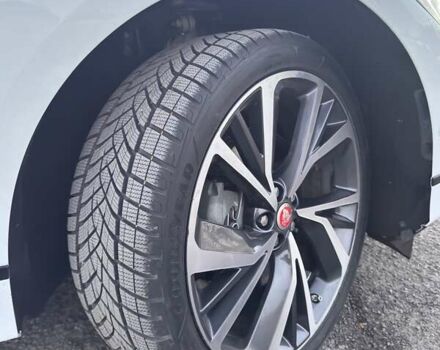 Белый Ягуар I-Pace, объемом двигателя 0 л и пробегом 40 тыс. км за 37900 $, фото 2 на Automoto.ua