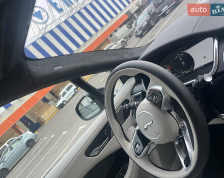 Белый Ягуар I-Pace, объемом двигателя 0 л и пробегом 28 тыс. км за 36999 $, фото 12 на Automoto.ua
