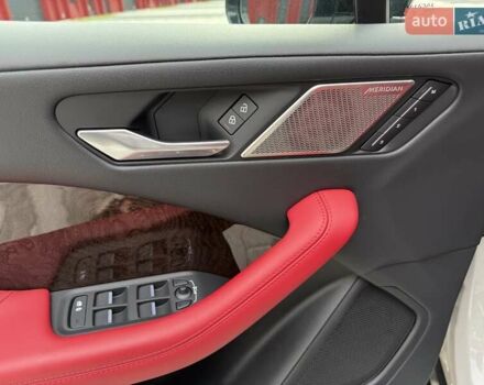 Бежевый Ягуар I-Pace, объемом двигателя 0 л и пробегом 50 тыс. км за 35900 $, фото 31 на Automoto.ua