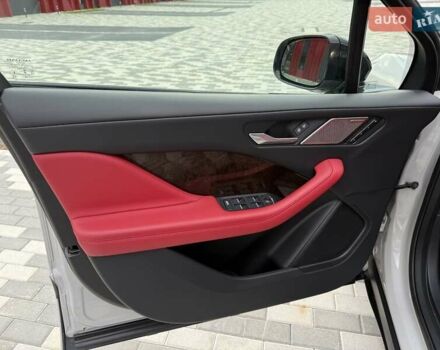 Бежевый Ягуар I-Pace, объемом двигателя 0 л и пробегом 50 тыс. км за 35900 $, фото 30 на Automoto.ua