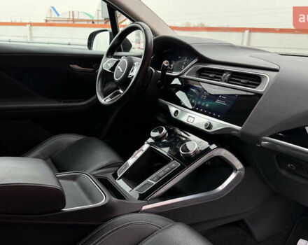 Черный Ягуар I-Pace, объемом двигателя 0 л и пробегом 121 тыс. км за 22500 $, фото 62 на Automoto.ua