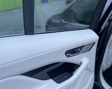 Черный Ягуар I-Pace, объемом двигателя 0 л и пробегом 138 тыс. км за 25200 $, фото 16 на Automoto.ua