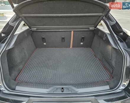 Черный Ягуар I-Pace, объемом двигателя 0 л и пробегом 91 тыс. км за 28000 $, фото 7 на Automoto.ua