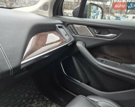 Черный Ягуар I-Pace, объемом двигателя 0 л и пробегом 115 тыс. км за 24800 $, фото 27 на Automoto.ua
