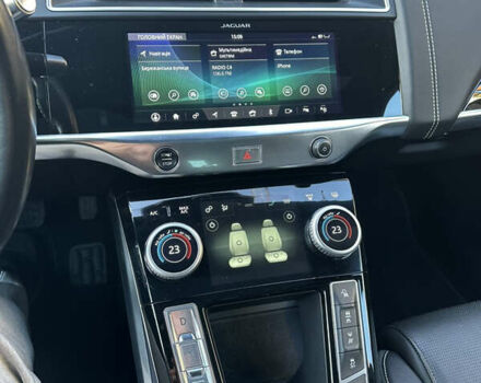 Черный Ягуар I-Pace, объемом двигателя 0 л и пробегом 109 тыс. км за 24950 $, фото 4 на Automoto.ua