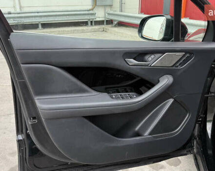 Черный Ягуар I-Pace, объемом двигателя 0 л и пробегом 121 тыс. км за 22500 $, фото 19 на Automoto.ua