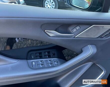 Черный Ягуар I-Pace, объемом двигателя 90 л и пробегом 121 тыс. км за 27100 $, фото 7 на Automoto.ua