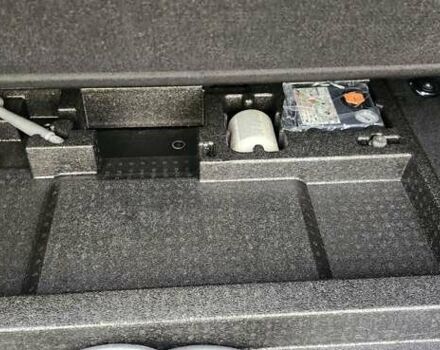 Черный Ягуар I-Pace, объемом двигателя 0 л и пробегом 91 тыс. км за 25000 $, фото 15 на Automoto.ua