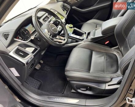 Черный Ягуар I-Pace, объемом двигателя 0 л и пробегом 69 тыс. км за 21999 $, фото 5 на Automoto.ua