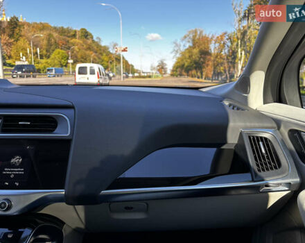 Черный Ягуар I-Pace, объемом двигателя 0 л и пробегом 66 тыс. км за 24200 $, фото 29 на Automoto.ua
