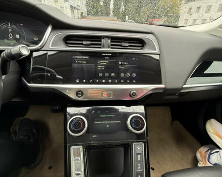 Черный Ягуар I-Pace, объемом двигателя 0 л и пробегом 88 тыс. км за 17900 $, фото 6 на Automoto.ua