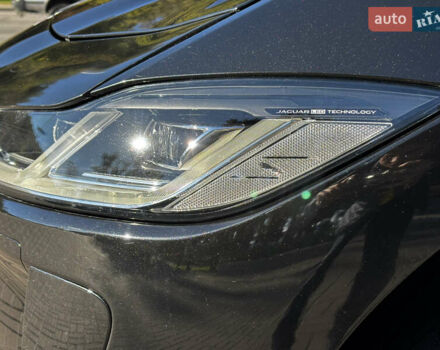 Черный Ягуар I-Pace, объемом двигателя 0 л и пробегом 66 тыс. км за 24200 $, фото 4 на Automoto.ua