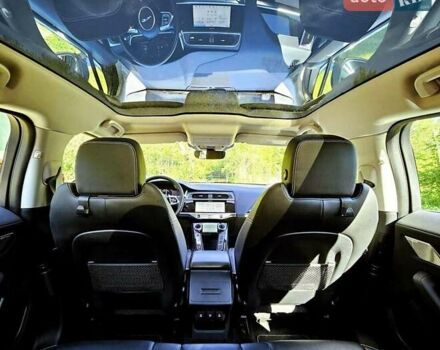 Черный Ягуар I-Pace, объемом двигателя 0 л и пробегом 188 тыс. км за 16000 $, фото 5 на Automoto.ua