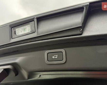 Черный Ягуар I-Pace, объемом двигателя 0 л и пробегом 121 тыс. км за 22500 $, фото 50 на Automoto.ua