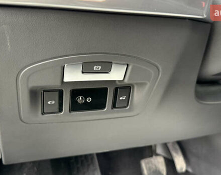 Черный Ягуар I-Pace, объемом двигателя 0 л и пробегом 121 тыс. км за 22500 $, фото 27 на Automoto.ua