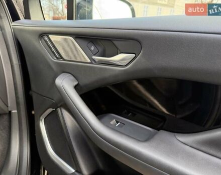 Черный Ягуар I-Pace, объемом двигателя 0 л и пробегом 155 тыс. км за 27000 $, фото 12 на Automoto.ua