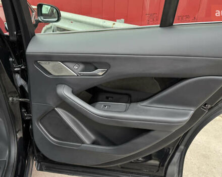 Черный Ягуар I-Pace, объемом двигателя 0 л и пробегом 121 тыс. км за 22500 $, фото 51 на Automoto.ua