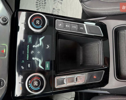 Черный Ягуар I-Pace, объемом двигателя 0 л и пробегом 121 тыс. км за 22500 $, фото 37 на Automoto.ua