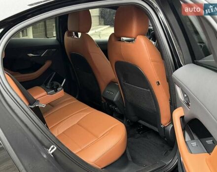 Черный Ягуар I-Pace, объемом двигателя 0 л и пробегом 130 тыс. км за 21900 $, фото 19 на Automoto.ua