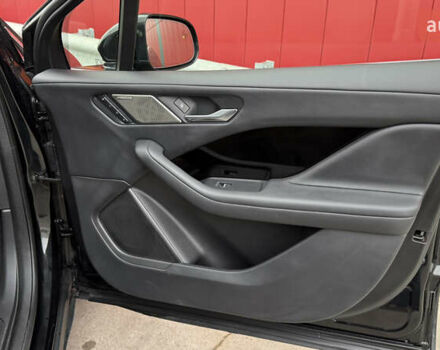 Черный Ягуар I-Pace, объемом двигателя 0 л и пробегом 121 тыс. км за 22500 $, фото 56 на Automoto.ua