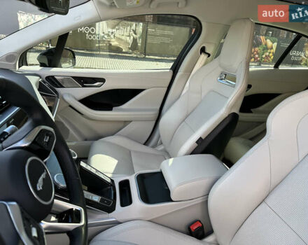 Черный Ягуар I-Pace, объемом двигателя 0 л и пробегом 175 тыс. км за 28900 $, фото 92 на Automoto.ua