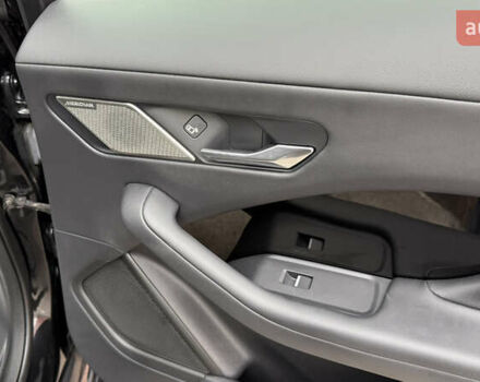 Черный Ягуар I-Pace, объемом двигателя 0 л и пробегом 121 тыс. км за 22500 $, фото 52 на Automoto.ua
