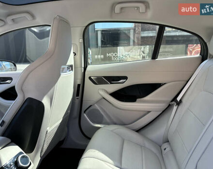 Черный Ягуар I-Pace, объемом двигателя 0 л и пробегом 175 тыс. км за 28900 $, фото 61 на Automoto.ua