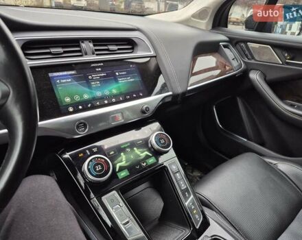 Черный Ягуар I-Pace, объемом двигателя 0 л и пробегом 115 тыс. км за 24800 $, фото 26 на Automoto.ua