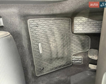 Чорний Ягуар I-Pace, об'ємом двигуна 0 л та пробігом 172 тис. км за 23500 $, фото 35 на Automoto.ua