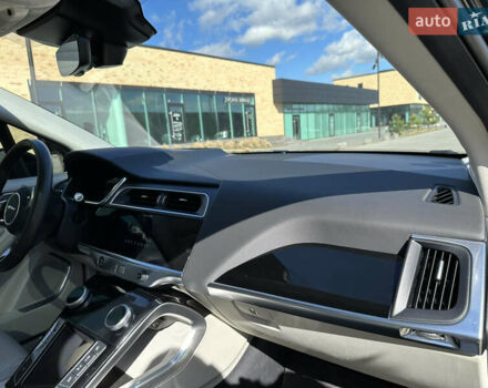 Черный Ягуар I-Pace, объемом двигателя 0 л и пробегом 175 тыс. км за 28900 $, фото 43 на Automoto.ua