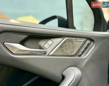 Черный Ягуар I-Pace, объемом двигателя 0 л и пробегом 231 тыс. км за 17500 $, фото 12 на Automoto.ua