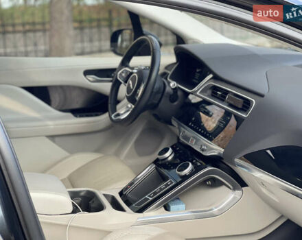 Черный Ягуар I-Pace, объемом двигателя 0 л и пробегом 110 тыс. км за 22600 $, фото 44 на Automoto.ua