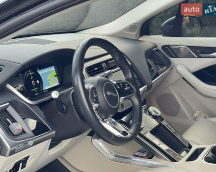 Черный Ягуар I-Pace, объемом двигателя 0 л и пробегом 110 тыс. км за 22600 $, фото 35 на Automoto.ua