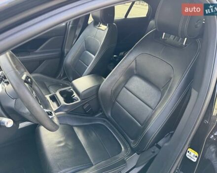 Черный Ягуар I-Pace, объемом двигателя 0 л и пробегом 155 тыс. км за 27000 $, фото 14 на Automoto.ua