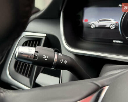 Черный Ягуар I-Pace, объемом двигателя 0 л и пробегом 121 тыс. км за 22500 $, фото 31 на Automoto.ua