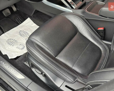 Черный Ягуар I-Pace, объемом двигателя 0 л и пробегом 121 тыс. км за 22500 $, фото 25 на Automoto.ua