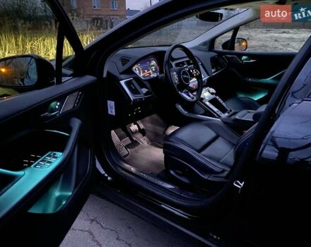 Черный Ягуар I-Pace, объемом двигателя 0 л и пробегом 98 тыс. км за 25200 $, фото 2 на Automoto.ua