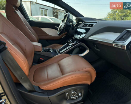 Черный Ягуар I-Pace, объемом двигателя 0 л и пробегом 89 тыс. км за 25400 $, фото 73 на Automoto.ua