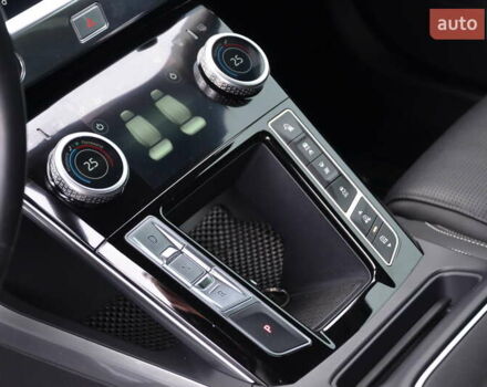 Черный Ягуар I-Pace, объемом двигателя 0 л и пробегом 49 тыс. км за 29900 $, фото 29 на Automoto.ua