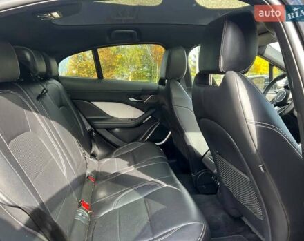 Черный Ягуар I-Pace, объемом двигателя 0 л и пробегом 80 тыс. км за 13999 $, фото 8 на Automoto.ua