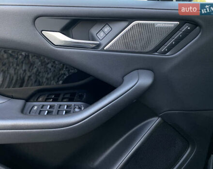 Черный Ягуар I-Pace, объемом двигателя 0 л и пробегом 120 тыс. км за 25900 $, фото 40 на Automoto.ua