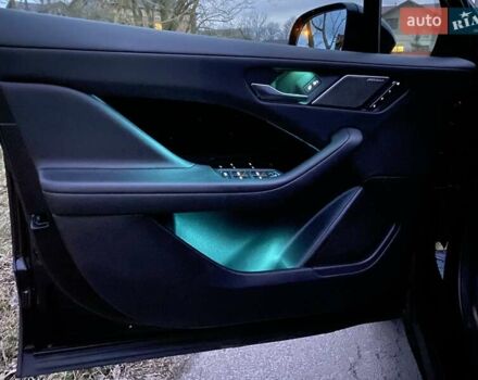 Черный Ягуар I-Pace, объемом двигателя 0 л и пробегом 98 тыс. км за 25200 $, фото 28 на Automoto.ua