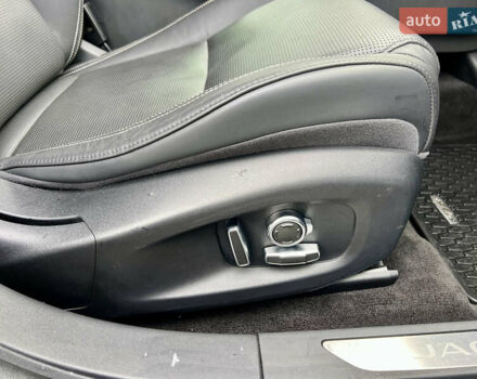 Черный Ягуар I-Pace, объемом двигателя 0 л и пробегом 116 тыс. км за 23990 $, фото 27 на Automoto.ua