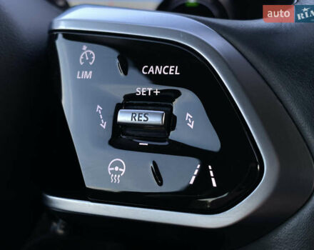 Черный Ягуар I-Pace, объемом двигателя 0 л и пробегом 120 тыс. км за 25900 $, фото 9 на Automoto.ua