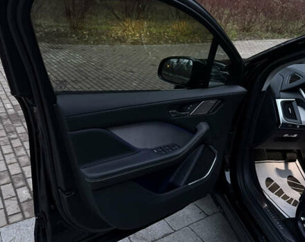 Черный Ягуар I-Pace, объемом двигателя 0 л и пробегом 69 тыс. км за 29900 $, фото 14 на Automoto.ua
