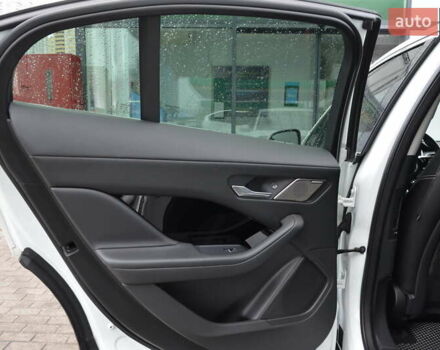 Черный Ягуар I-Pace, объемом двигателя 0 л и пробегом 49 тыс. км за 29900 $, фото 31 на Automoto.ua