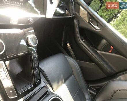 Черный Ягуар I-Pace, объемом двигателя 0 л и пробегом 210 тыс. км за 32000 $, фото 6 на Automoto.ua