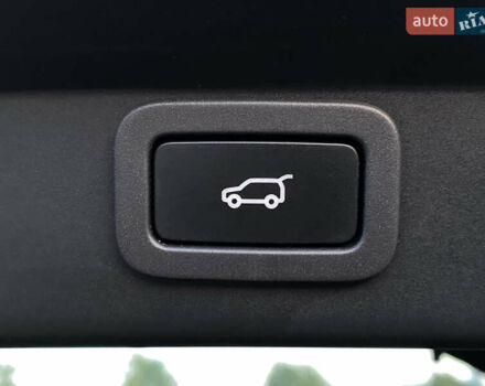 Черный Ягуар I-Pace, объемом двигателя 0 л и пробегом 120 тыс. км за 24900 $, фото 11 на Automoto.ua
