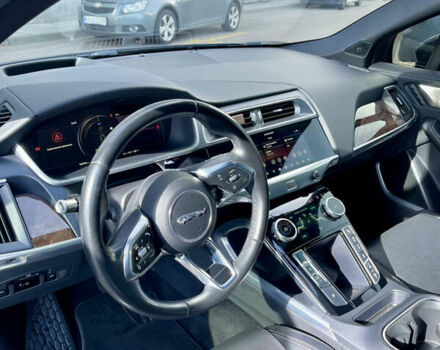 Черный Ягуар I-Pace, объемом двигателя 0 л и пробегом 102 тыс. км за 24990 $, фото 7 на Automoto.ua